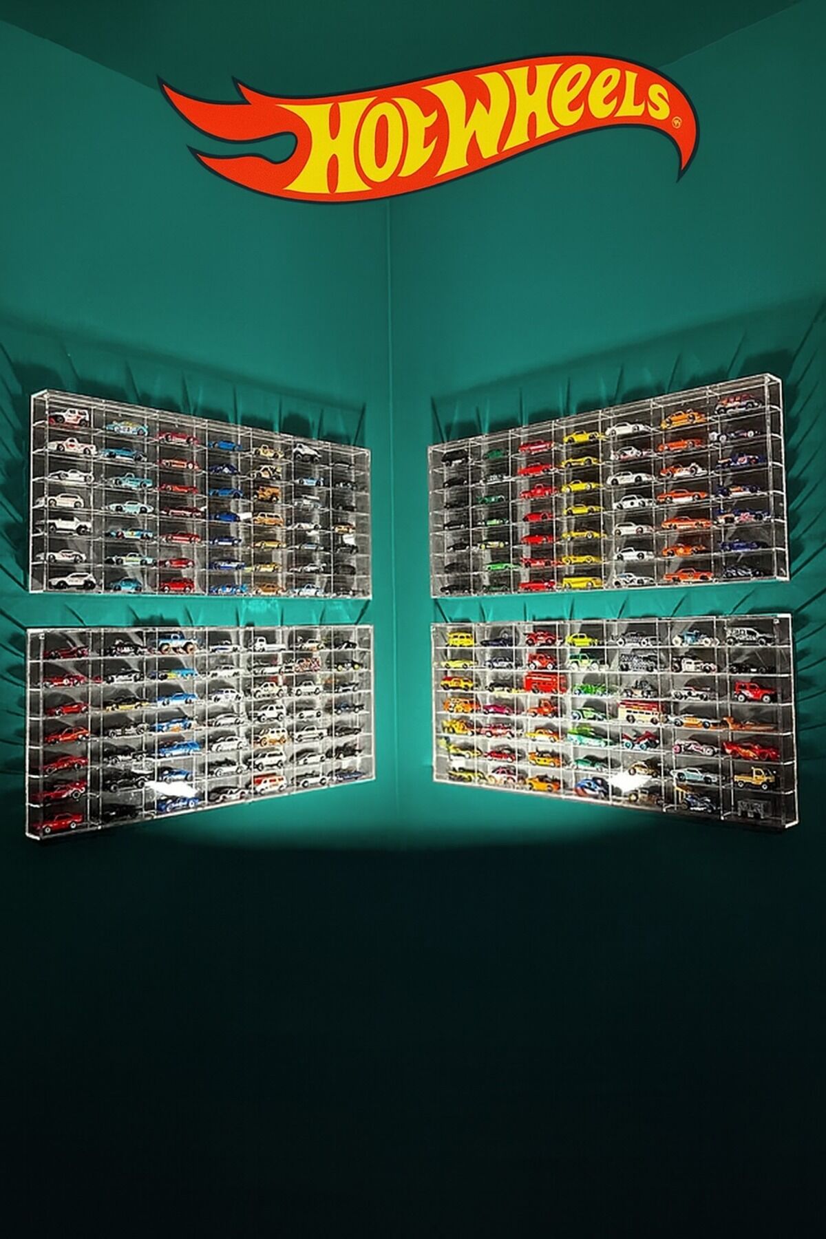 Ekonomik Seri 49’lu Kapaklı Pleksi Sergileme Rafı–1:64 Ölçek Diecast/Koleksiyon Araba Standı