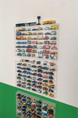 Ekonomik Seri 49’lu Kapaklı Pleksi Sergileme Rafı–1:64 Ölçek Diecast/Koleksiyon Araba Standı