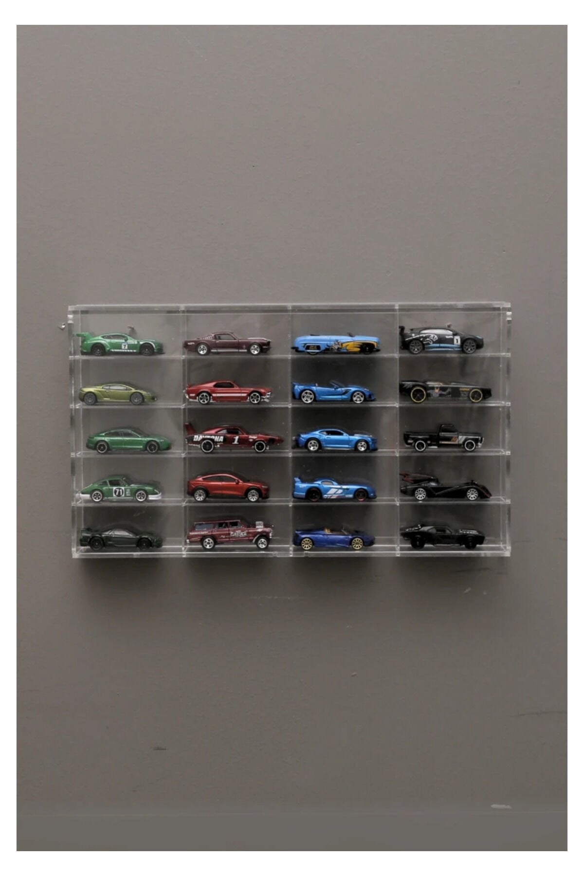 20’li Şeffaf Kapaklı Pleksi Raf - 1/64 Diecast Model Araba Koleksiyon Sergileme Kutusu